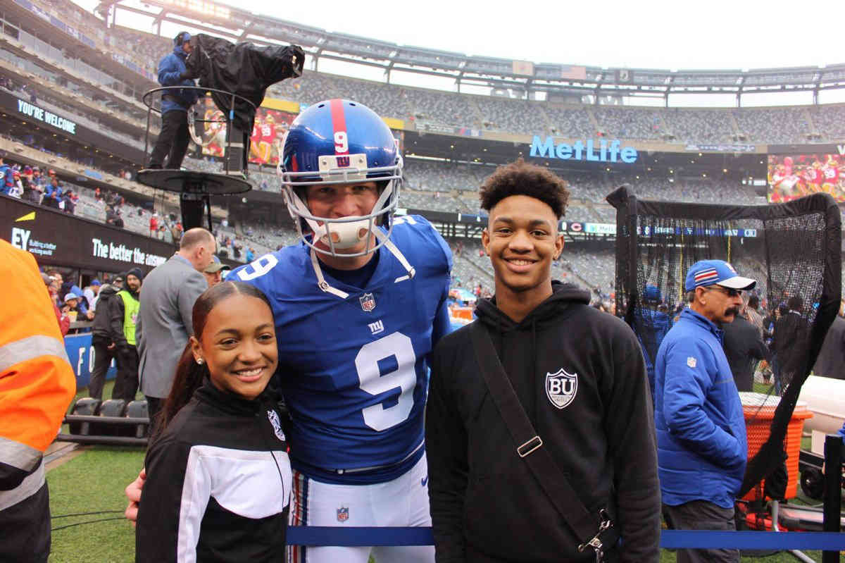 Pint-sized marching band plays halftime at New York Giants game