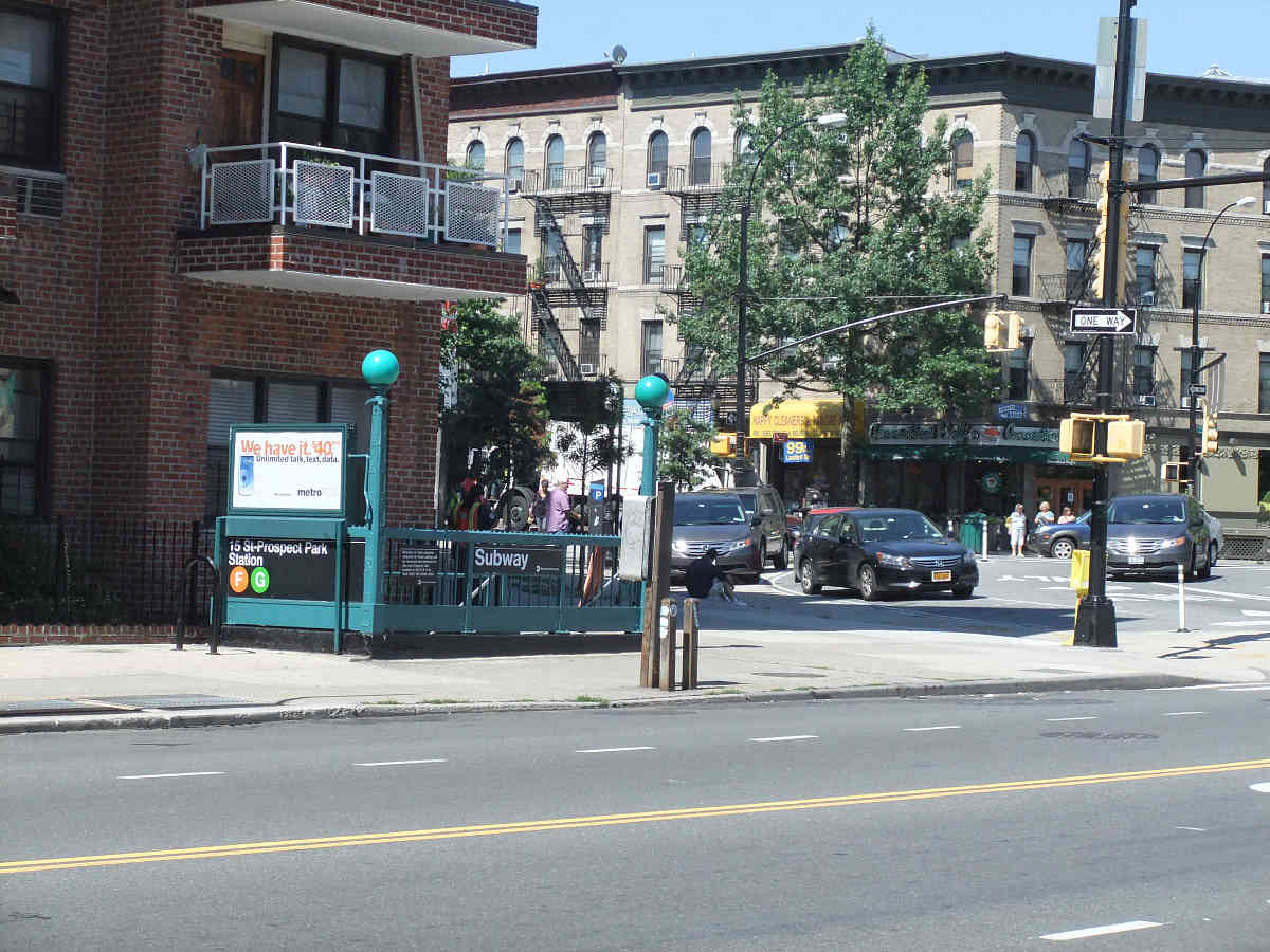 Cops: Woman stabbed at Park Slope subway station after refusing attacker’s sexual advances
