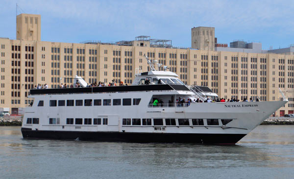 Ship annoy! Party boat riles commuters at Sunset Park ferry pier