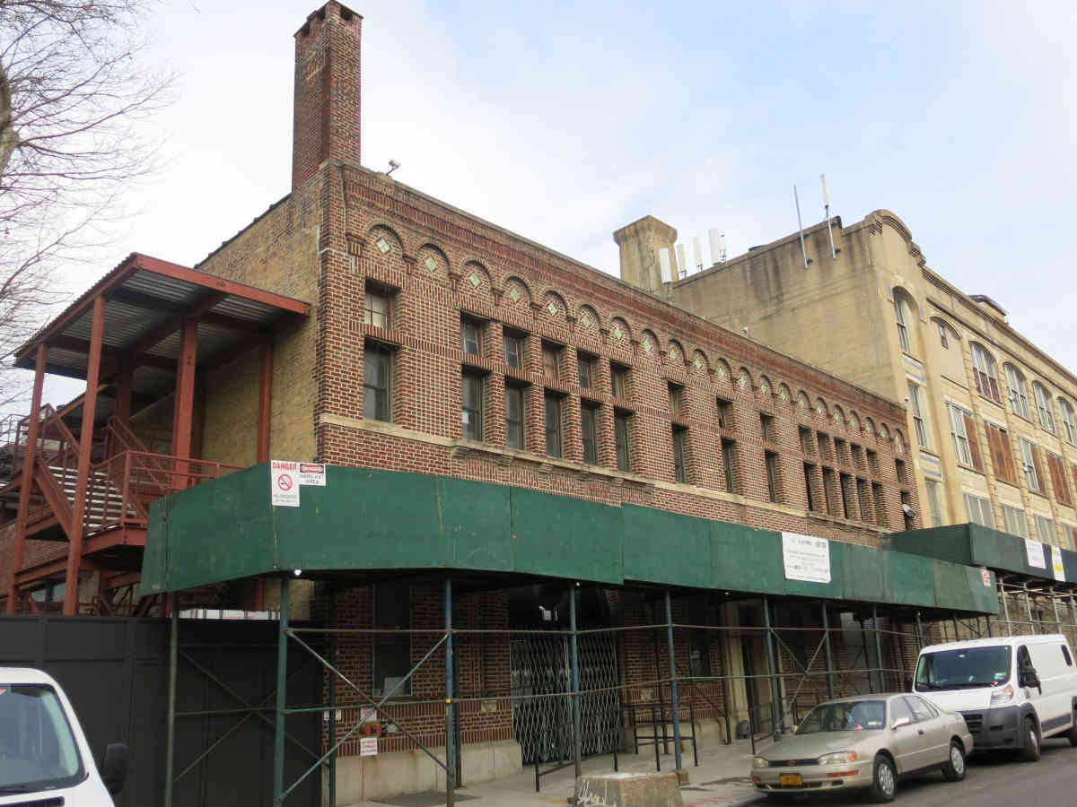 Extended play Hybrid cafe, venue, and bar for vinyl lovers opening in