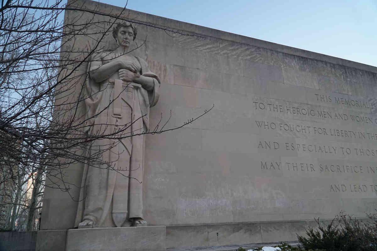 Delinquent defaces Downtown WWII memorial with name of YouTube star