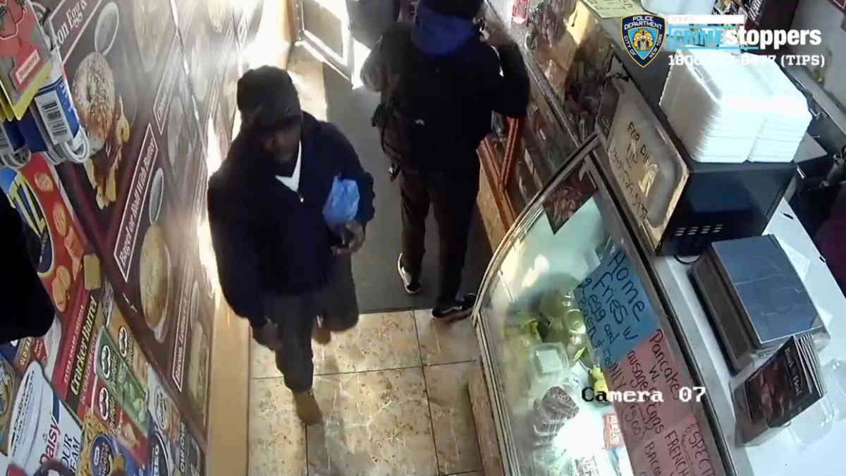 Cops seek man who showed teen girls picture of genitals