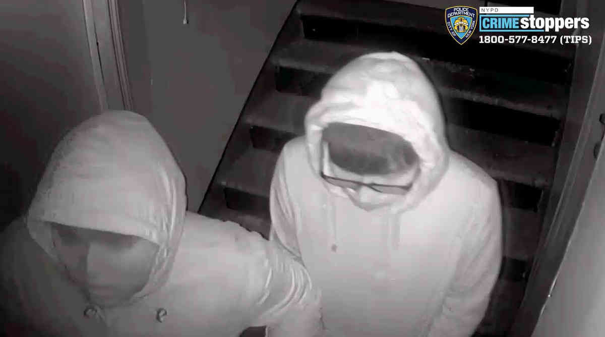 Cops search for pair of punks who cuffed, robbed Sunset Park café employee