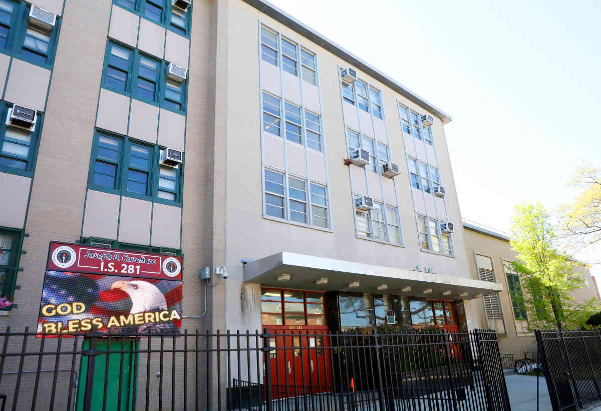 School’s out: Local parents blast honchos at Gravesend school after youngster went missing for an hour