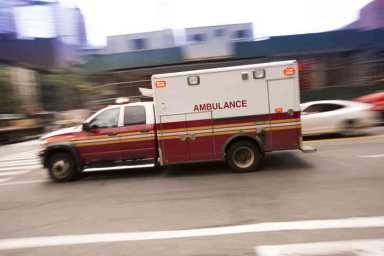 Man killed by oncoming train in Flatbush: NYPD
