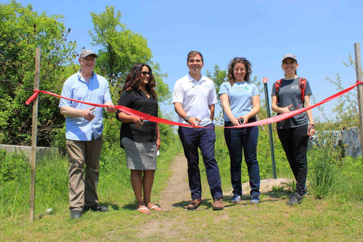 Civic gurus show off renovated Marine Park hiking trail