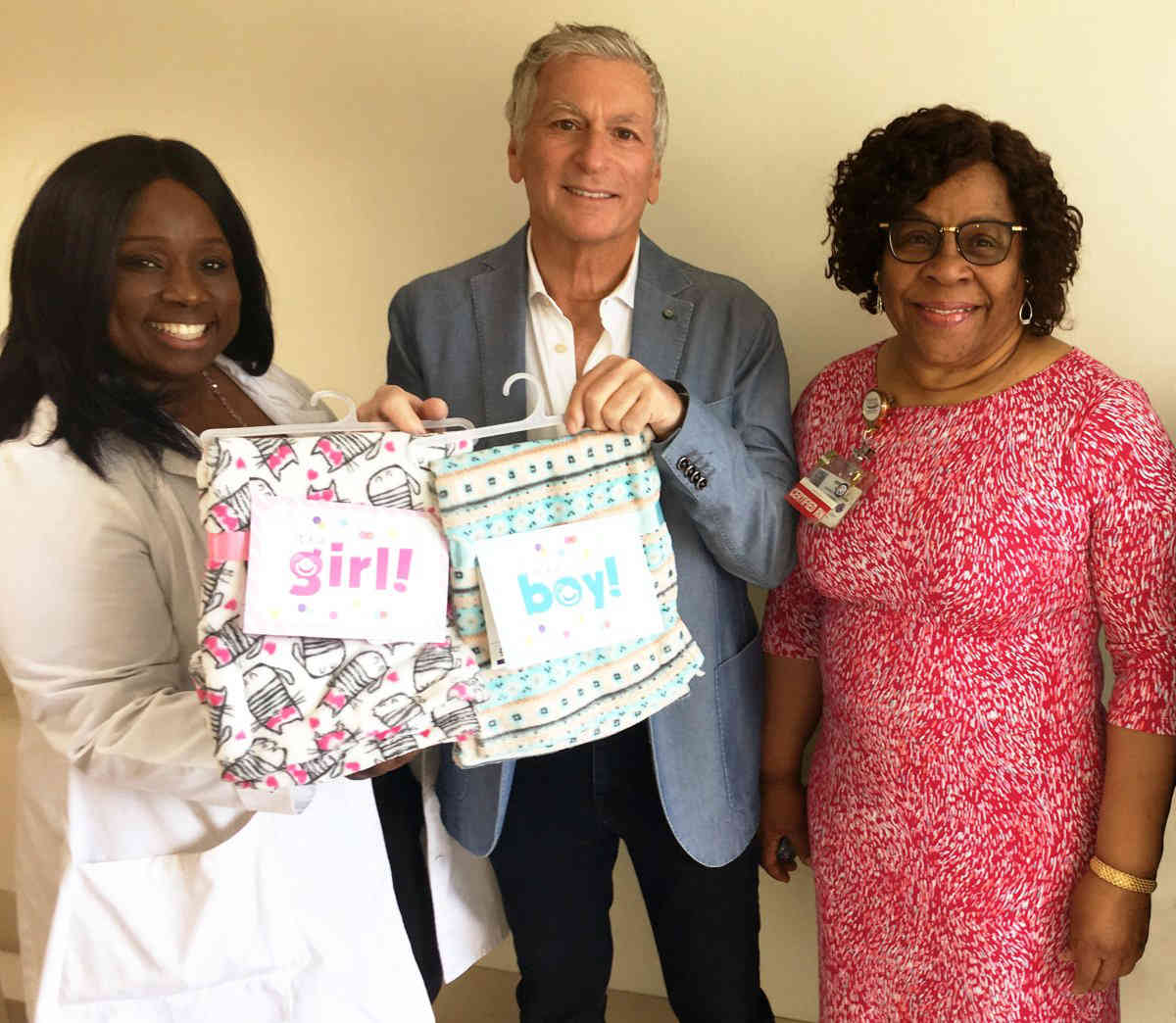 Downtown kids department store gifts blankets to new Kings County moms