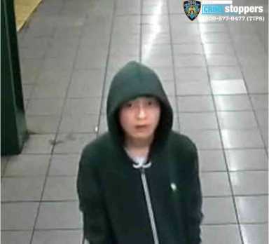 Subway screwball throws objects on tracks at four Brooklyn stations: NYPD