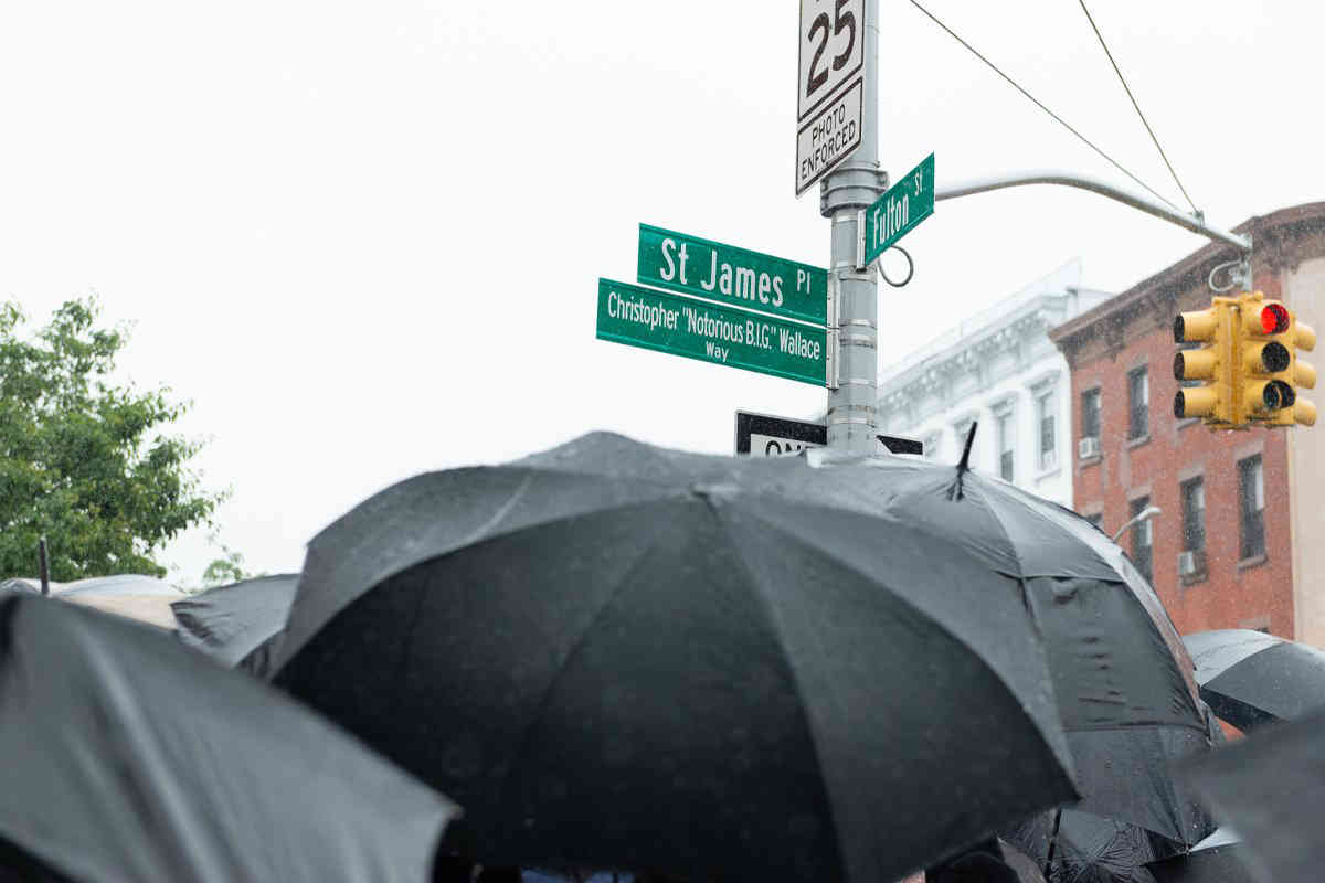 Spreading love: ‘Biggie Smalls’ fans celebrate late rapper at Clinton Hill street co-naming