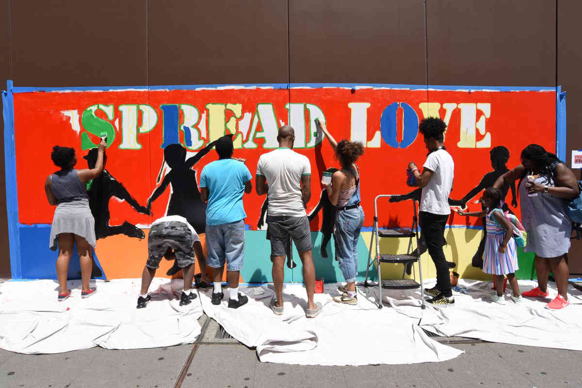 Brooklynites kick off summer at FamilyFest at Atlantic Terminal Mall