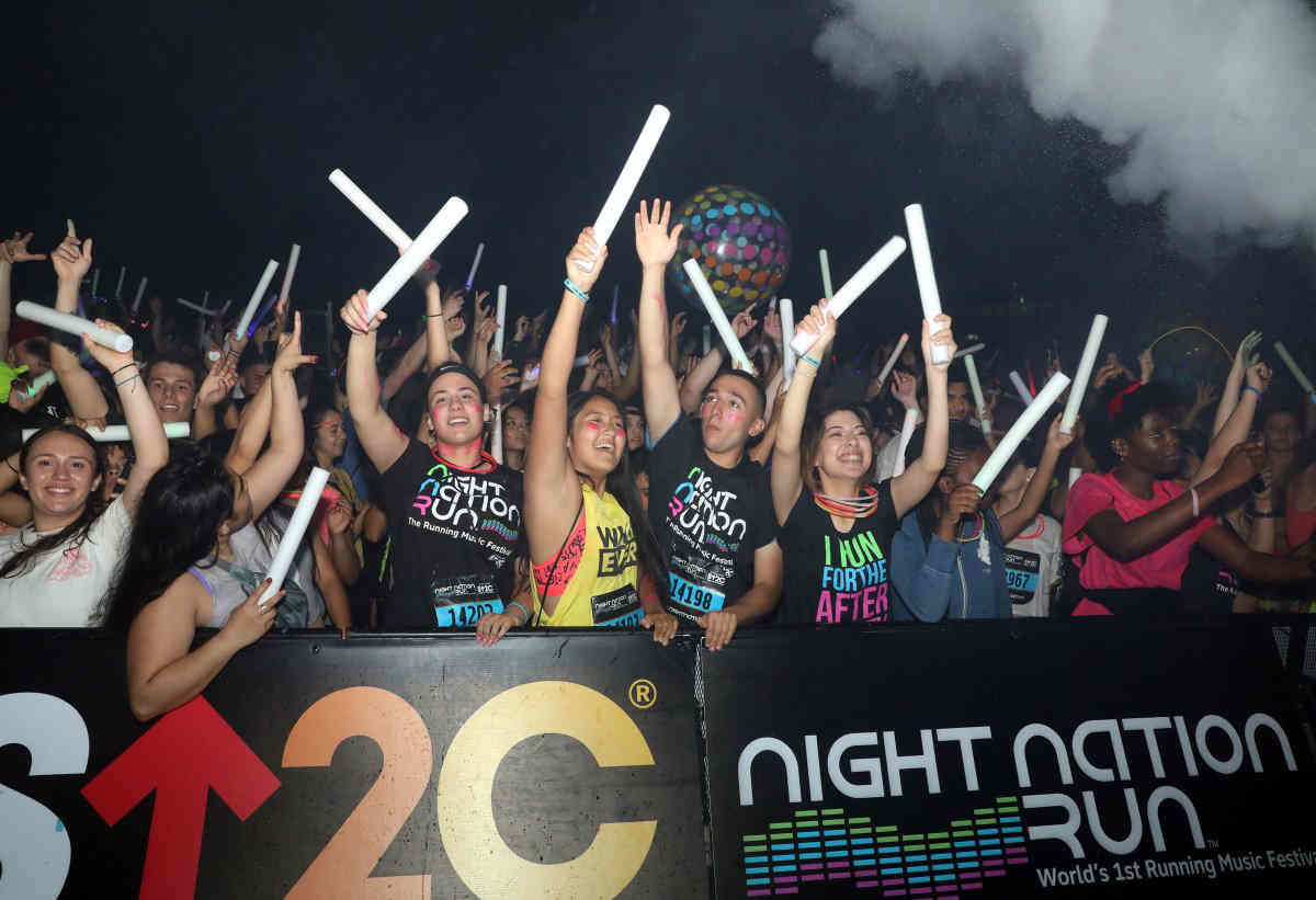 Ready, set glow! Brooklynites embark on Night Nation Run to raise money for cancer research