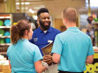 Wegmans awards $500 scholarships to Brooklyn students