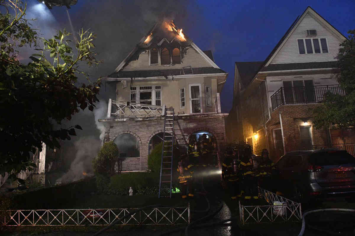 FDNY confirms nine civilians injured in four-alarm Midwood blaze