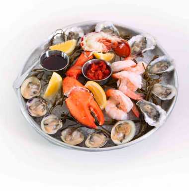 Parkside platter: Bistro and bakery open at Brooklyn Bridge marina