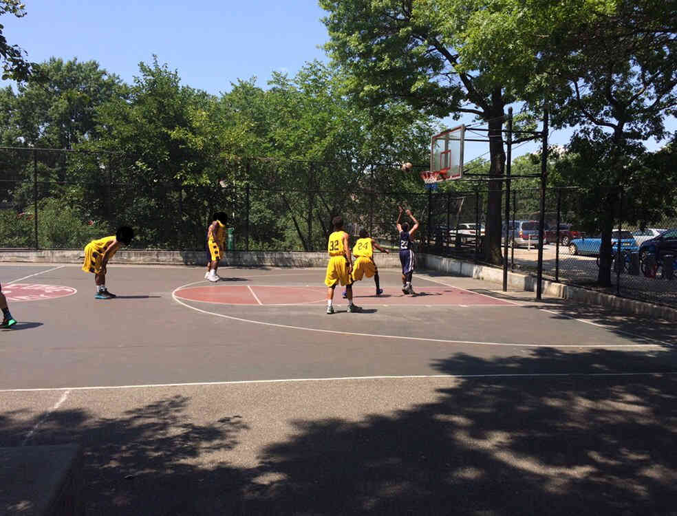 Looney Tunes-themed mural creates hazard on Williamsburg basketball court