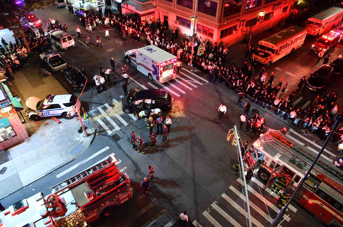 Five injured after minivan driver smashes into cop car in Borough Park
