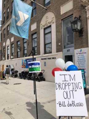 Presidential concession stage for de Blasio appears outside Park Slope YMCA