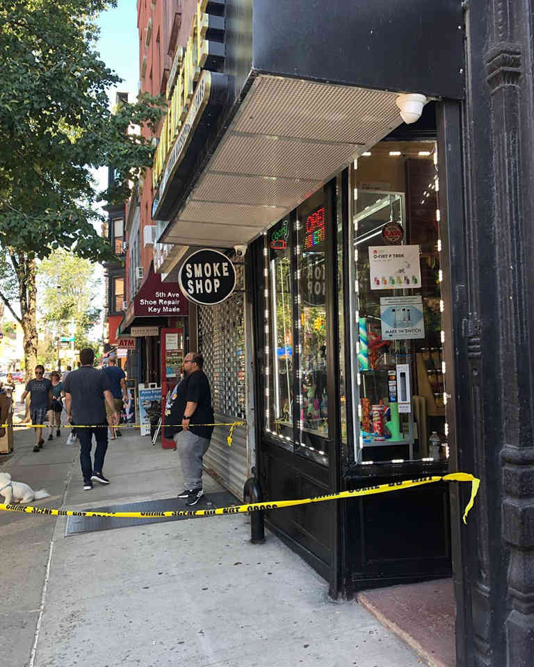 Not too sharp: Shopkeeper stabs teen armed with faux pistol in Park Slope robbery gone wrong