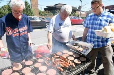 Canarsie political club treats seniors to free barbecue