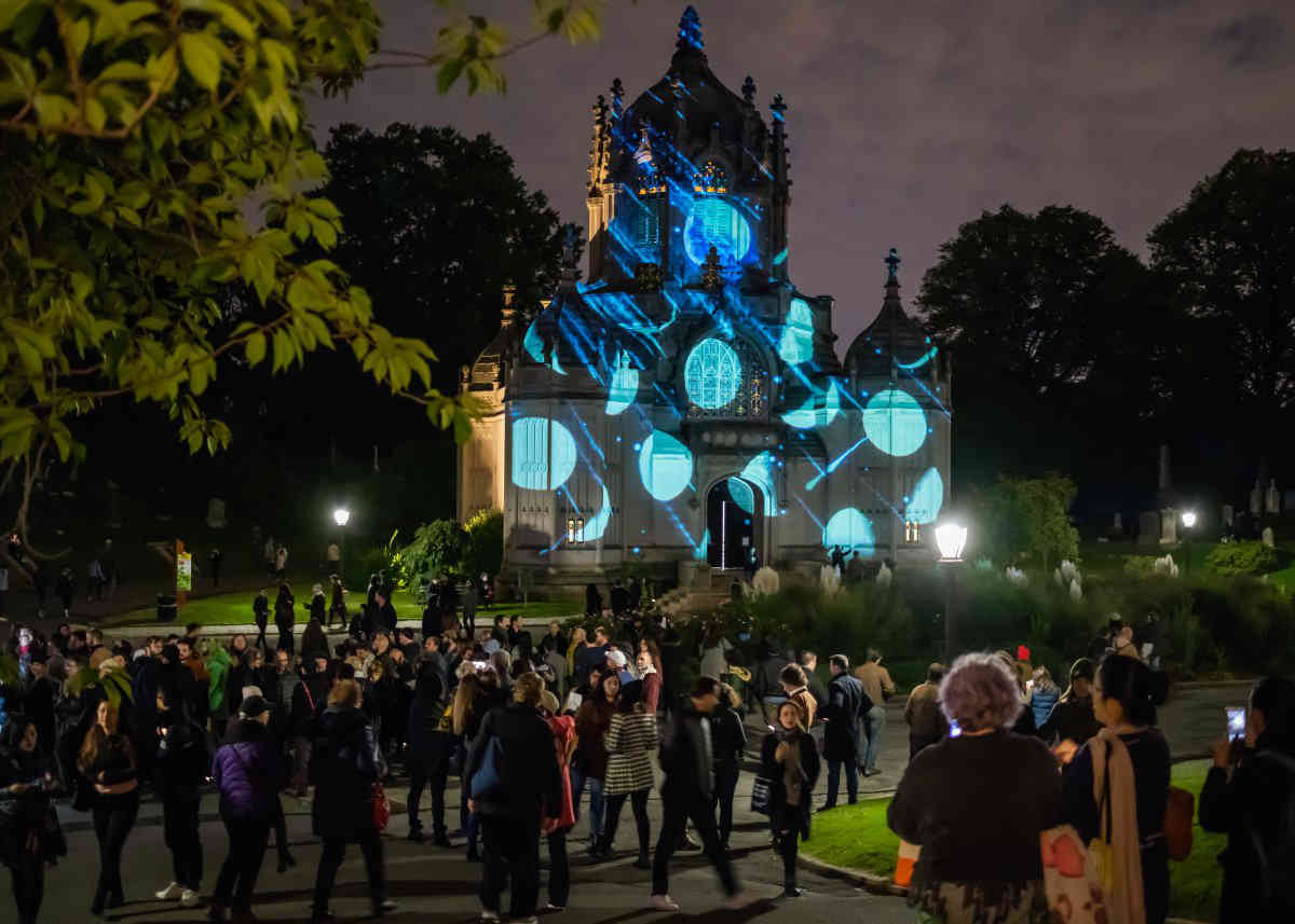 Dead of night: Adventurous acts descend on Green-Wood Cemetery