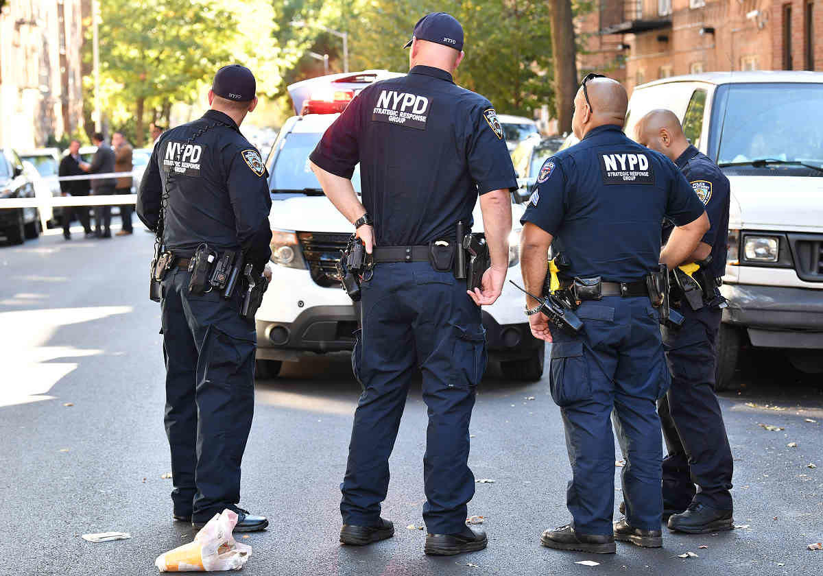 Cops hunt killer in Ditmas Park stabbing