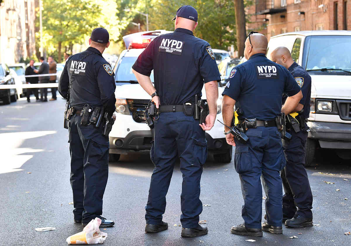 Cops hunt killer in Ditmas Park stabbing