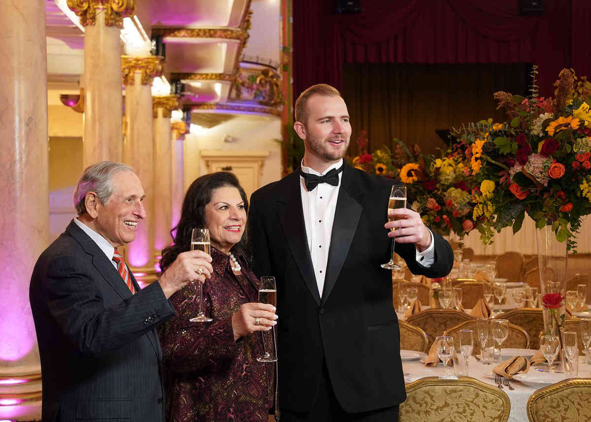 New York Mets all-star spoofs iconic Grand Prospect Hall ad