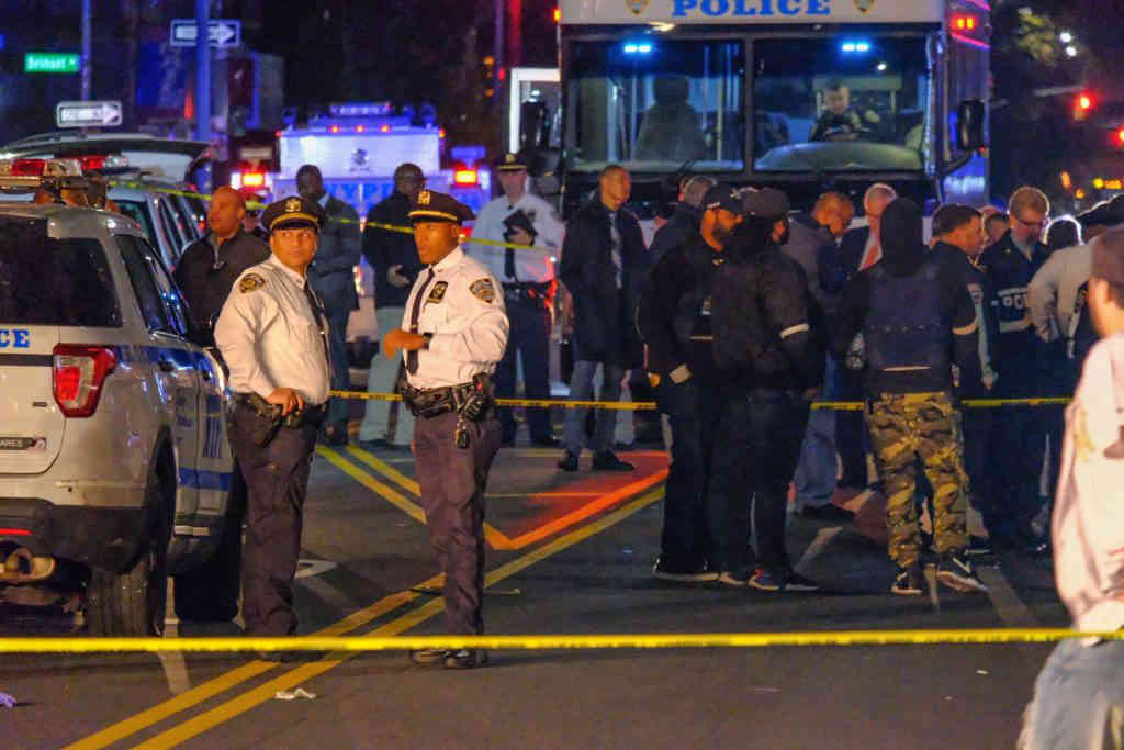 Police slay T-shirt vendor amid Brownsville attack