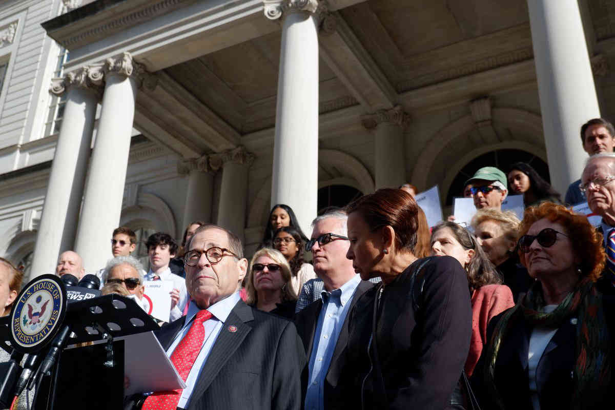Residents, pols demand city ban of non-essential helicopter flights from public heliports
