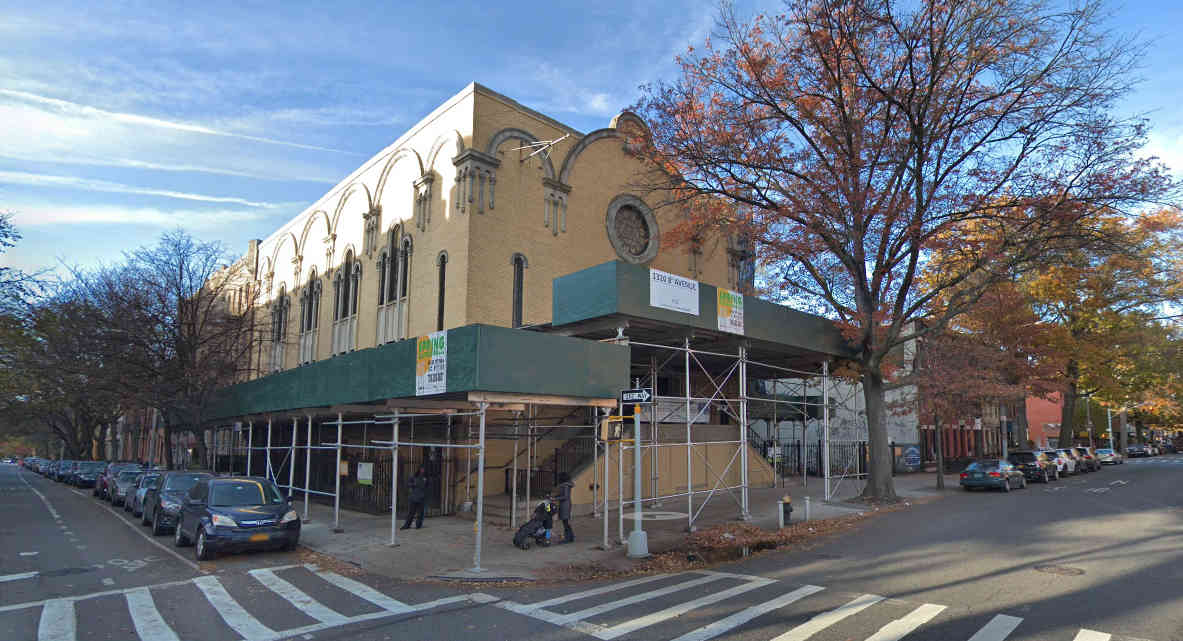 Fire set outside Park Slope synagogue on holy day