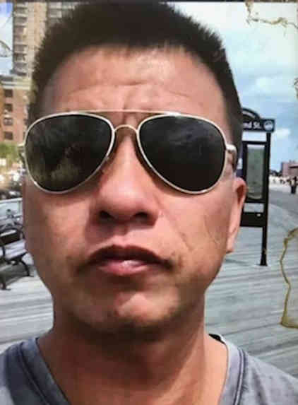 Cops hunting for gun-wielding goons behind brutal attack: NYPD