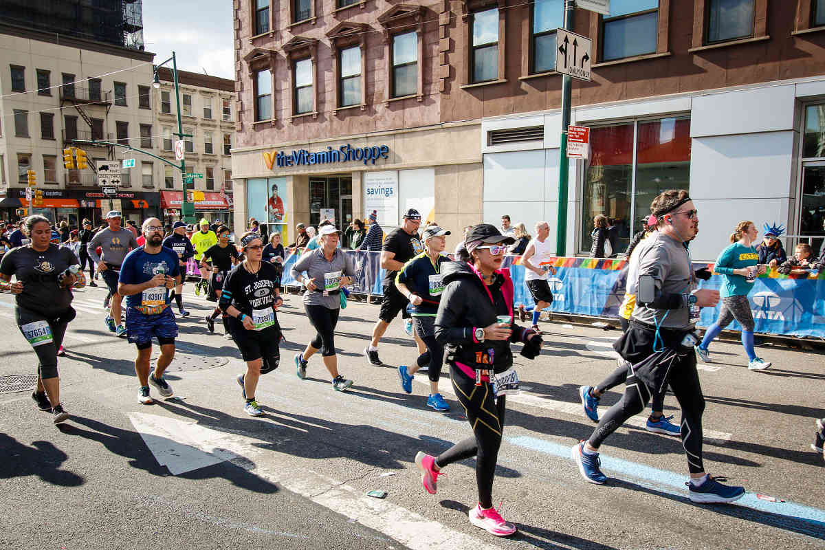Thousands of runners endure 26.2 miles during NYC marathon