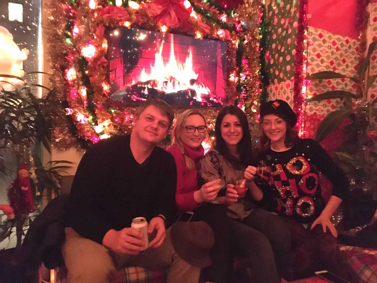 24-holiday-bars-2019-12-13-bk01