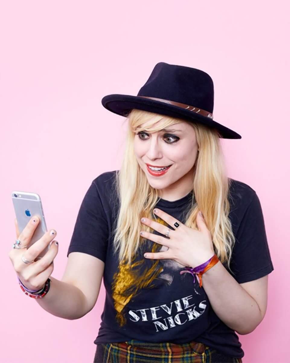 24-tinder-live-2020-02-07-bk01,BC,PRINT_WEB,WEB
