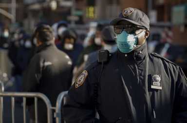 2020-03-26T151404Z_1451676417_RC2RRF9GIBT8_RTRMADP_3_HEALTH-CORONAVIRUS-USA-NEW-YORK-740×486
