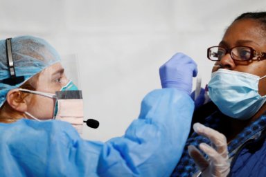 2020-04-21T203714Z_1_LYNXNPEG3K23P_RTROPTP_4_HEALTH-CORONAVIRUS-USA-NEW-YORK-1536×1024