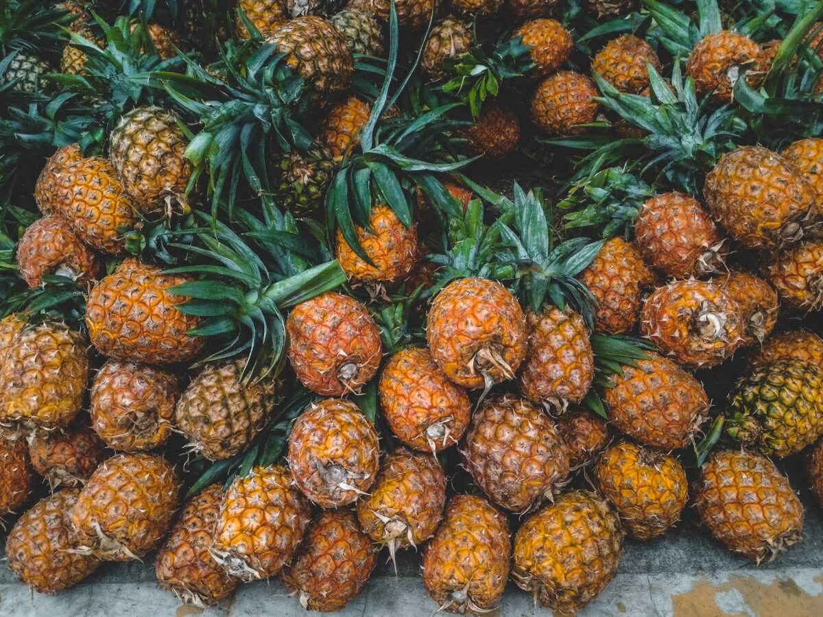 yellow-pineapples-on-focus-photography-2469772