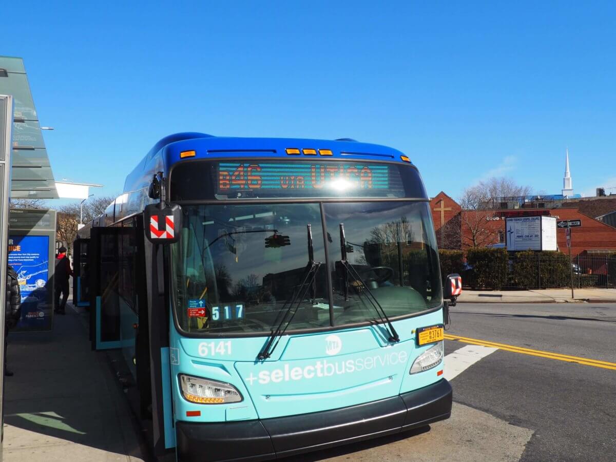 man arrested for touching girls on brooklyn buses