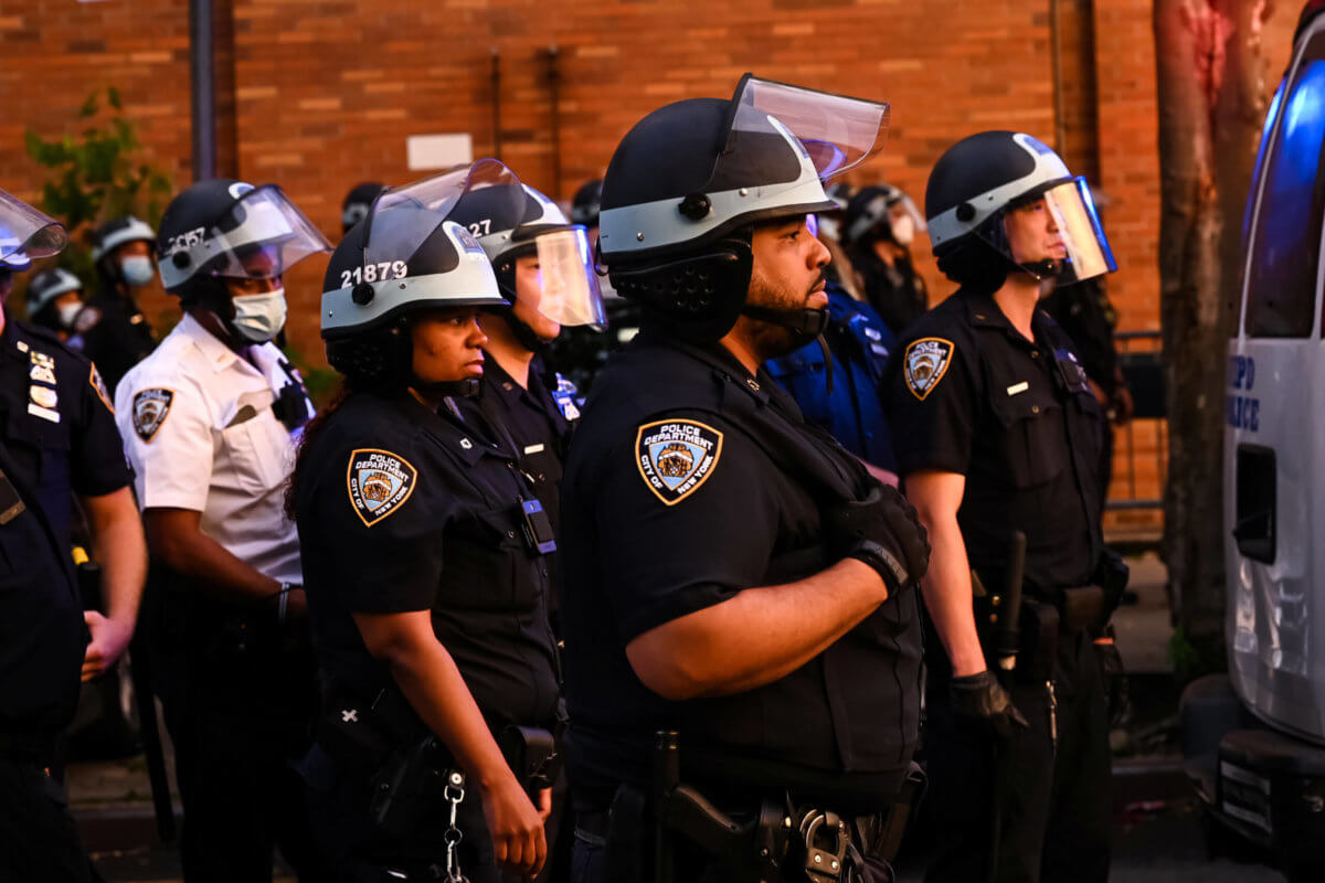 2020-06-12T063331Z_1841569046_RC2I7H9YIVBH_RTRMADP_3_MINNEAPOLIS-POLICE-PROTESTS-NEW-YORK-scaled
