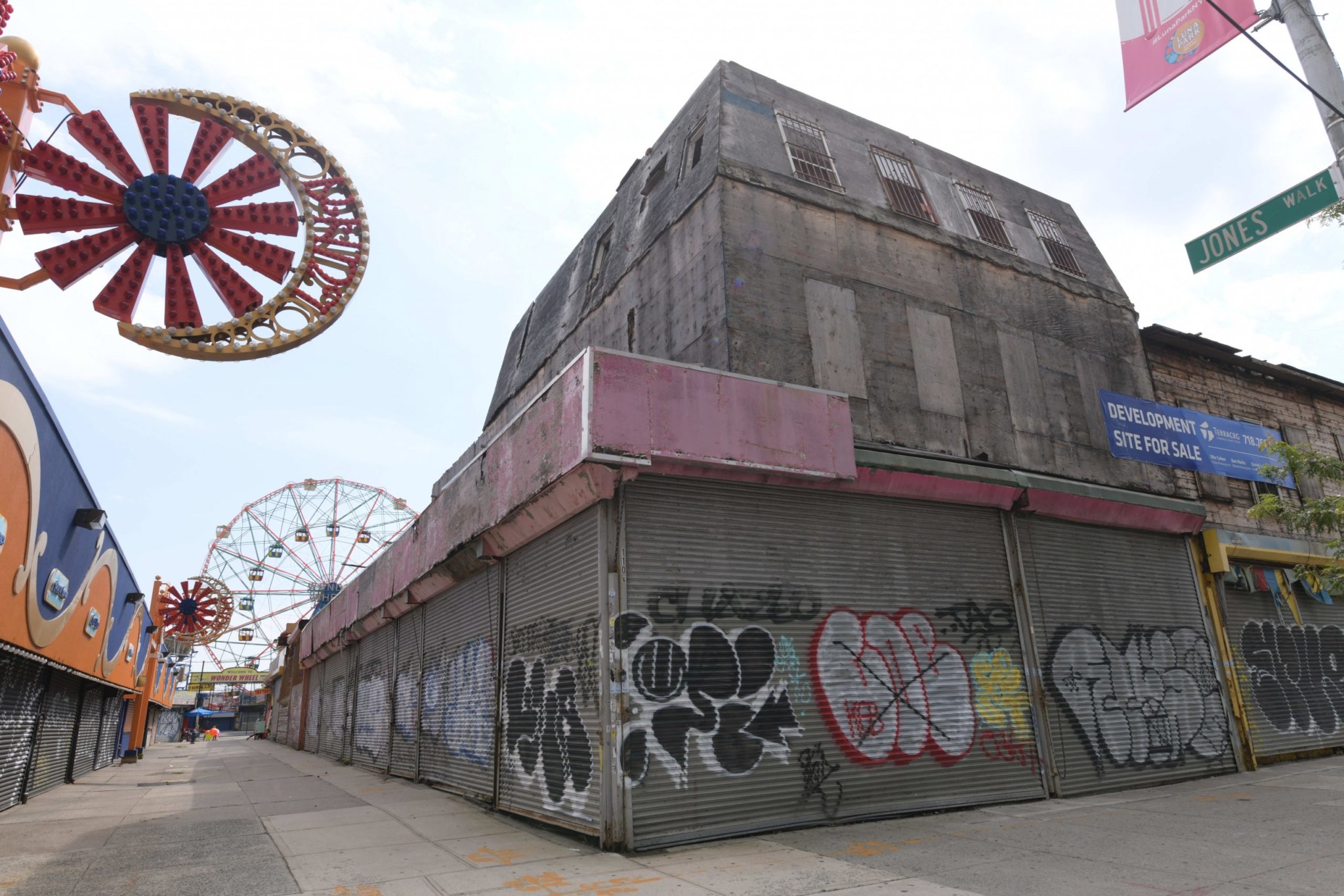 Coney Island amusement park faces “financial ruin”