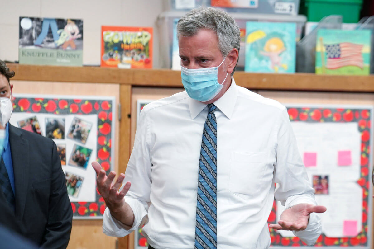 New York City Mayor Bill de Blasio tours a classroom