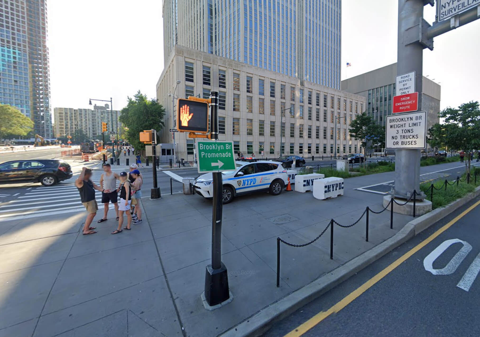 Brooklyn Bridge walkway signs aim to stop people asking cops for directions