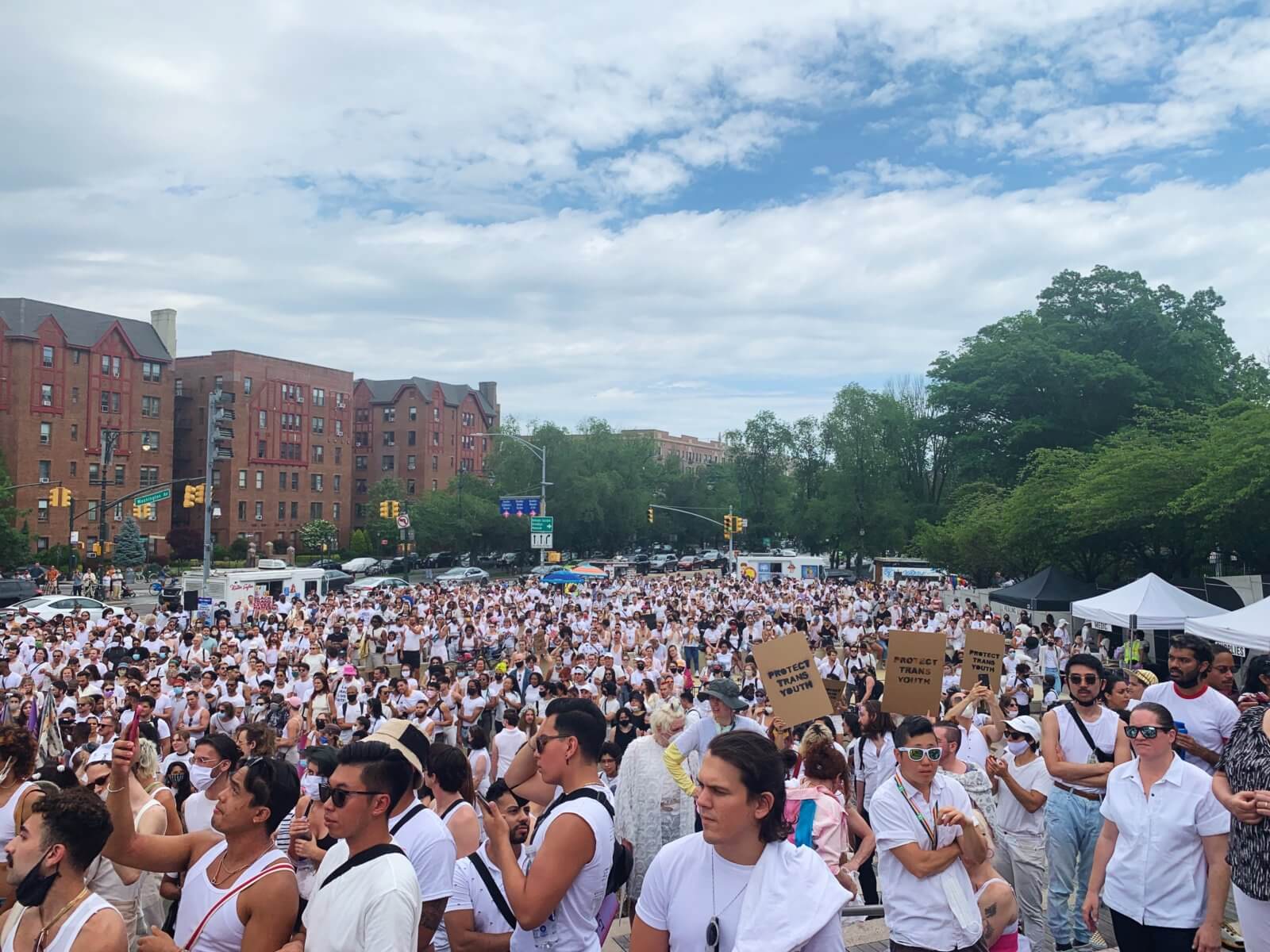 Thousands rally for rights of trans youth outside Brooklyn Museum
