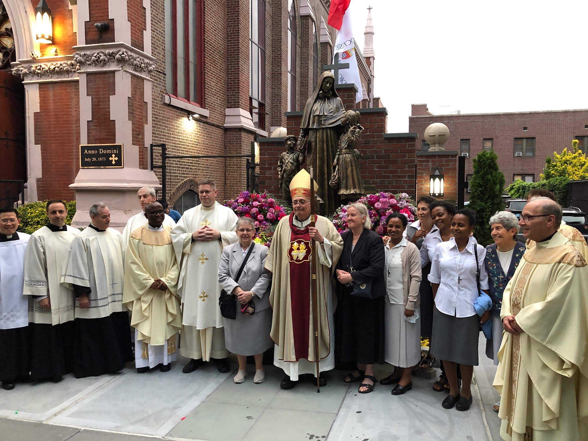 Diocese unveils Mother Cabrini statue in Carroll Gardens • Brooklyn Paper