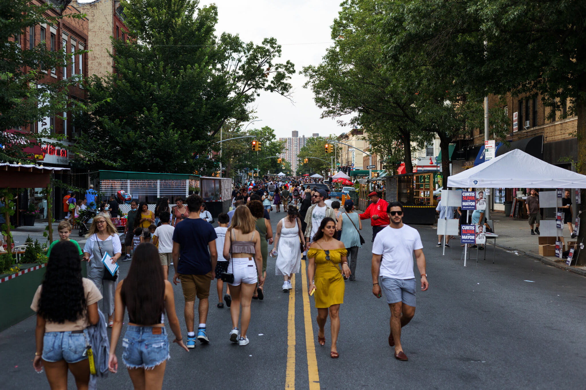 Crowds take to the streets for the return of Bay Ridge ‘Summer Strolls
