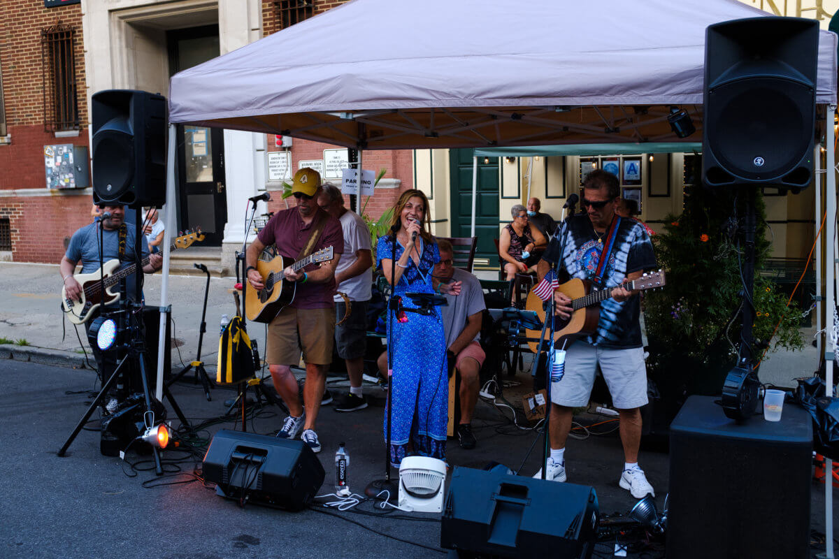Crowds take to the streets for the return of Bay Ridge ‘Summer Strolls