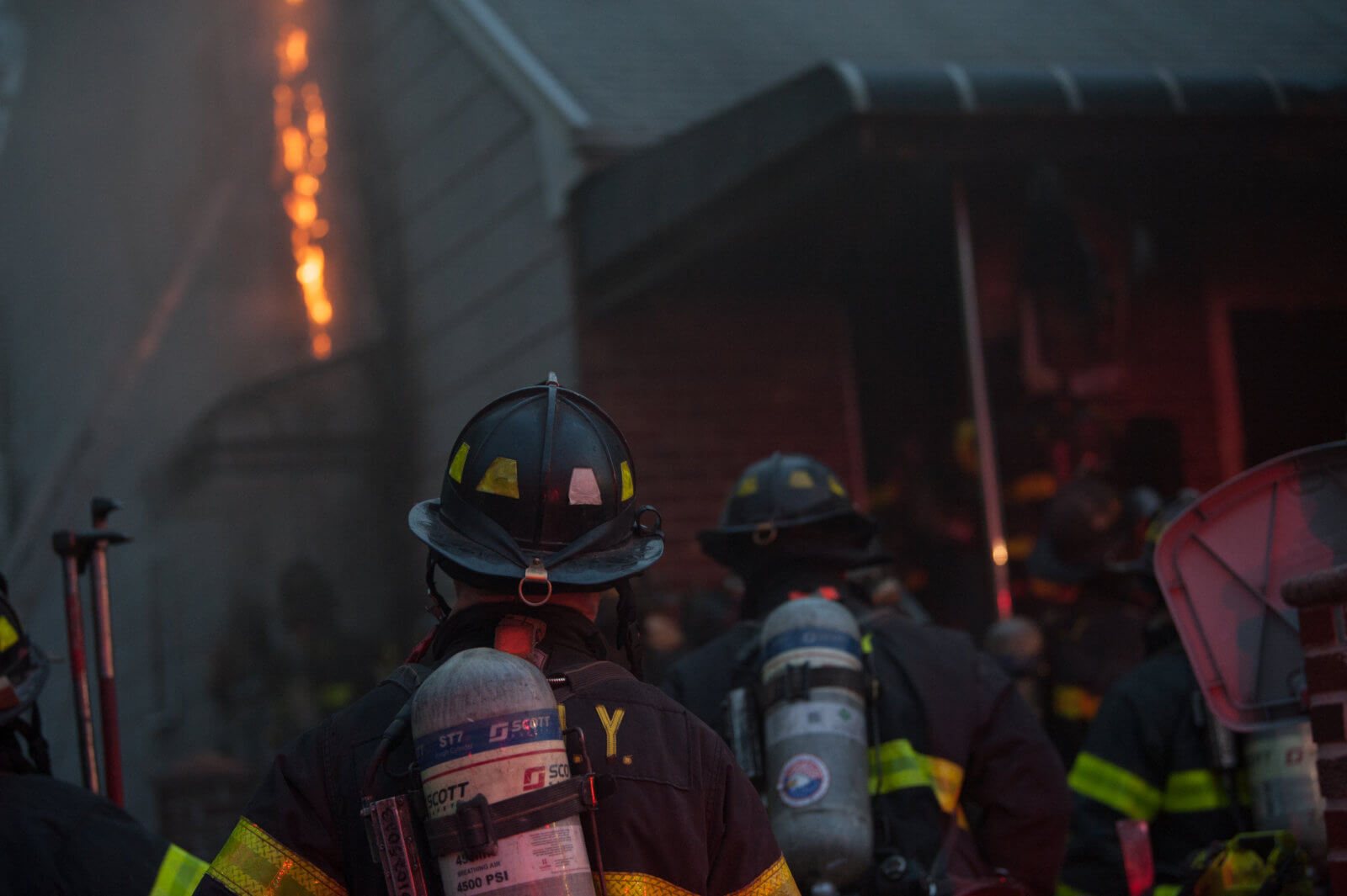 Several firefighters injured in Flatlands fire • Brooklyn Paper