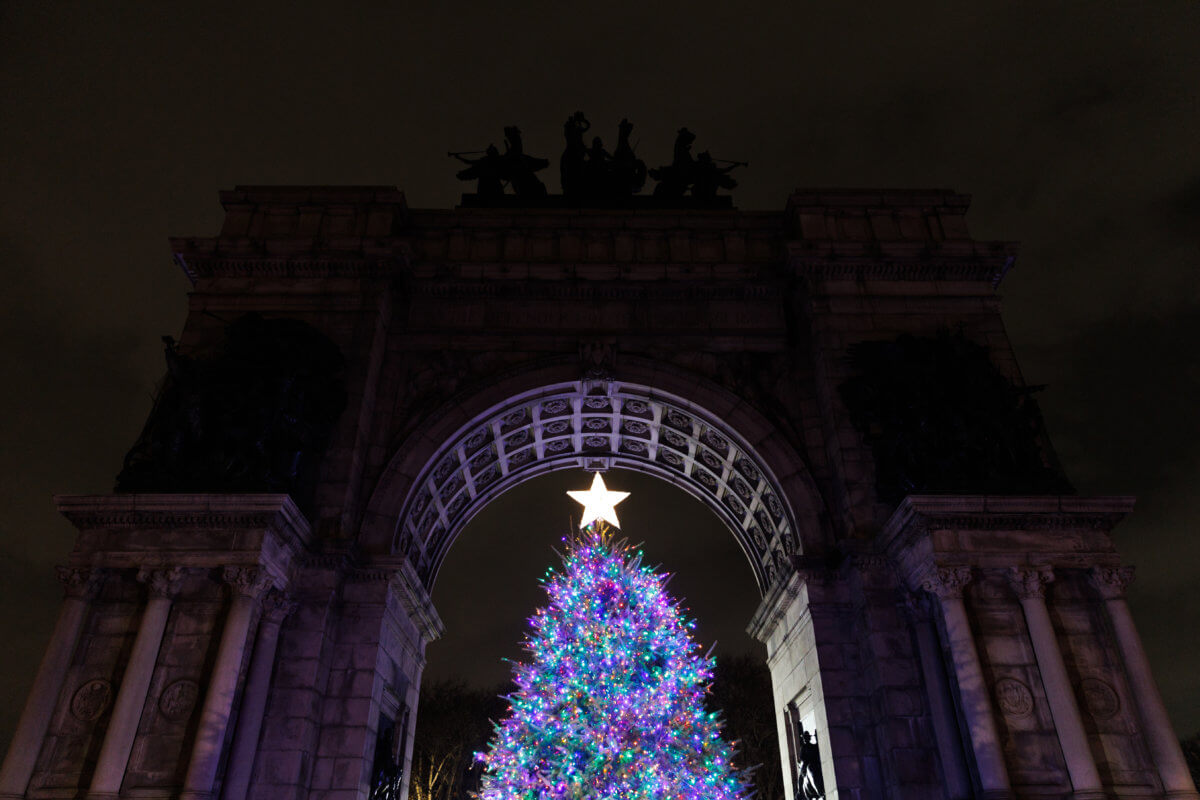 12082021_PF_Grand_Army_Plaza_Tree_Lighting_12
