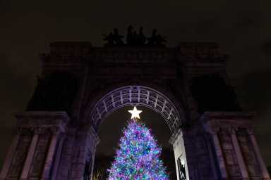 12082021_PF_Grand_Army_Plaza_Tree_Lighting_12