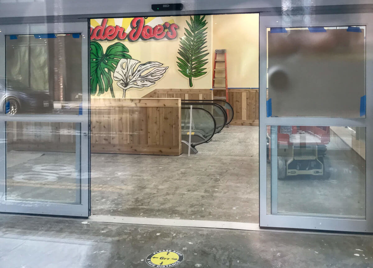 williamsburg-brooklyn-200-kent-trader-joes-nov-2021-ccorcoran-2